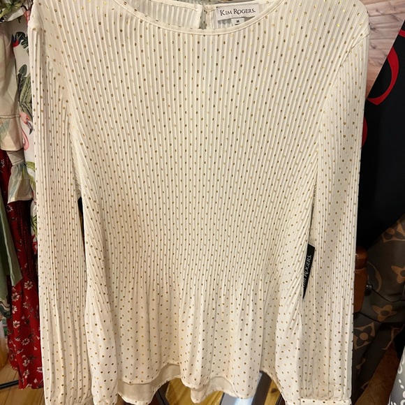 New with Tag Long sleeve Light and classy - Picture 1 of 3